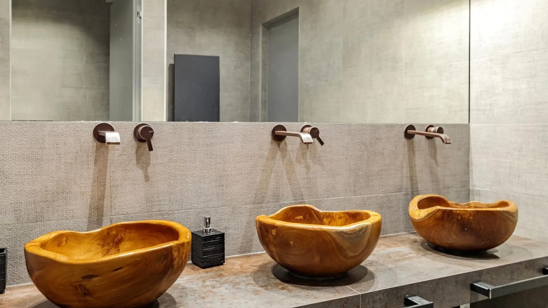 N18 Luxury Boutique Apartment With A Private Pool & Spa Milan 0*,