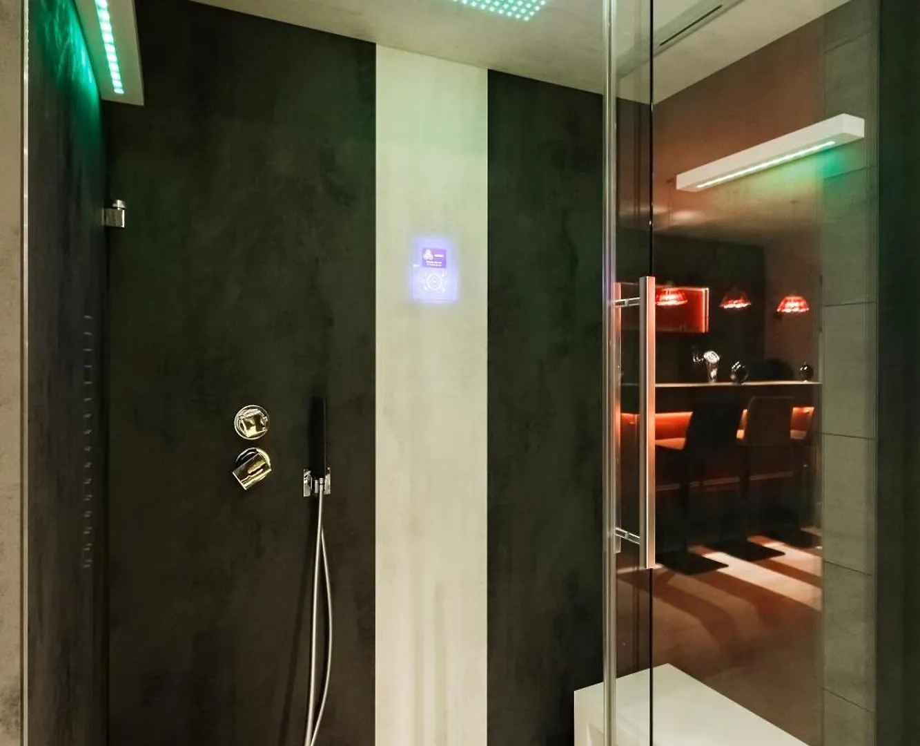 N18 Luxury Boutique Apartment With A Private Pool & Spa Milan