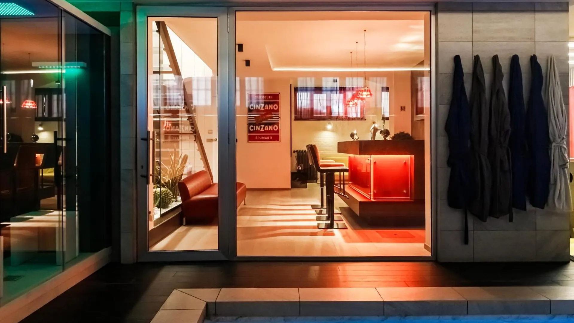 N18 Luxury Boutique Apartment With A Private Pool & Spa Milan Italy