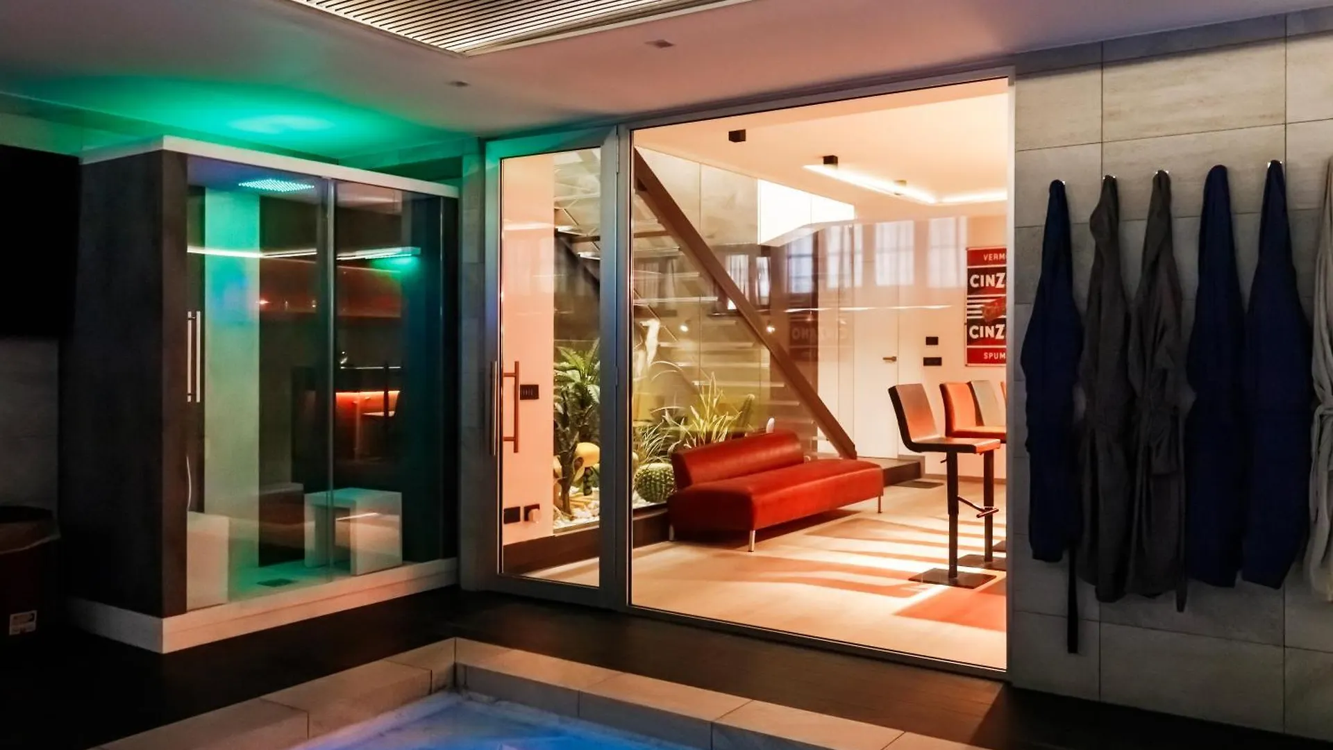 N18 Luxury Boutique Apartment With A Private Pool & Spa Milan Italy