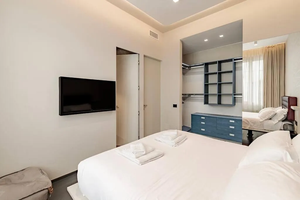N18 Luxury Boutique Apartment With A Private Pool & Spa Milan