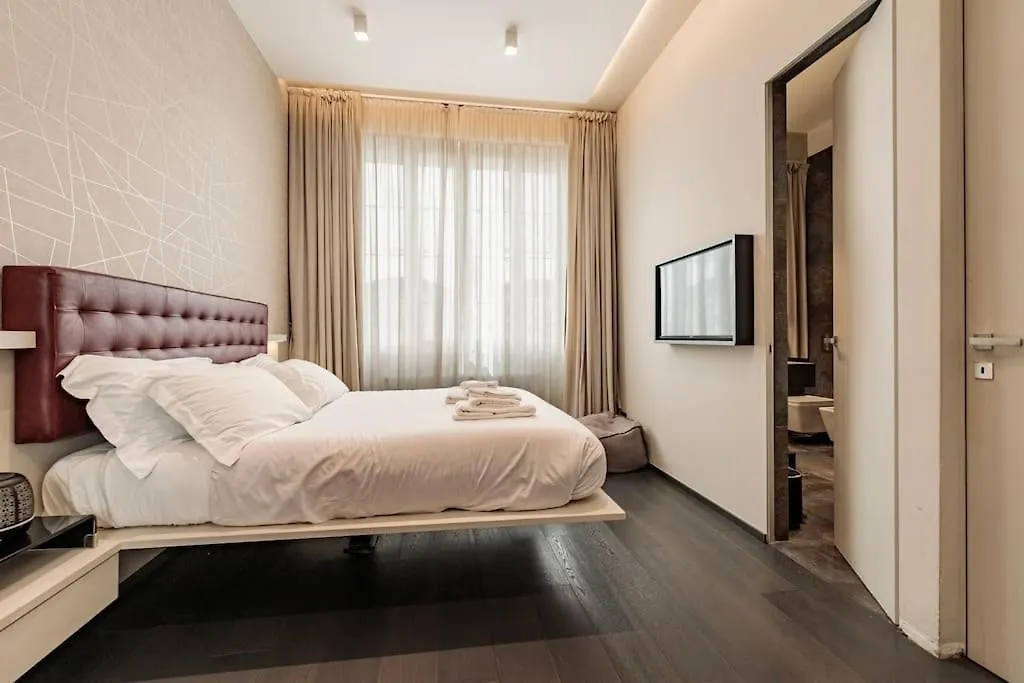 N18 Luxury Boutique Apartment With A Private Pool & Spa Milan