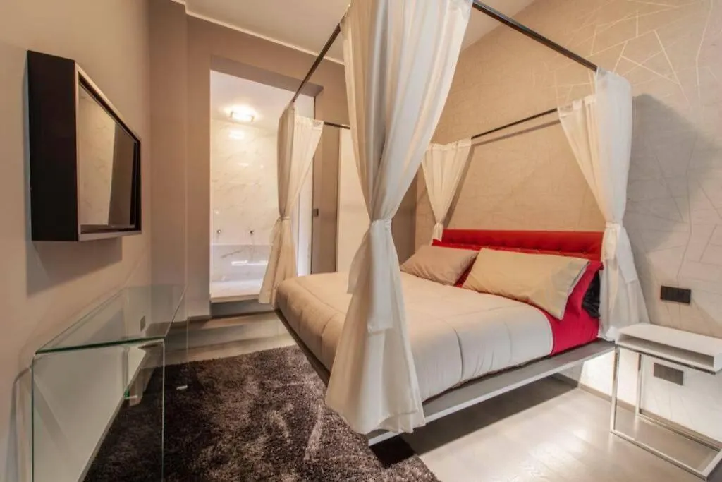 N18 Luxury Boutique Apartment With A Private Pool & Spa Milan