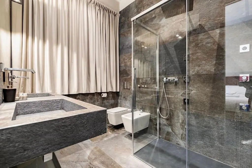 N18 Luxury Boutique Apartment With A Private Pool & Spa Milan