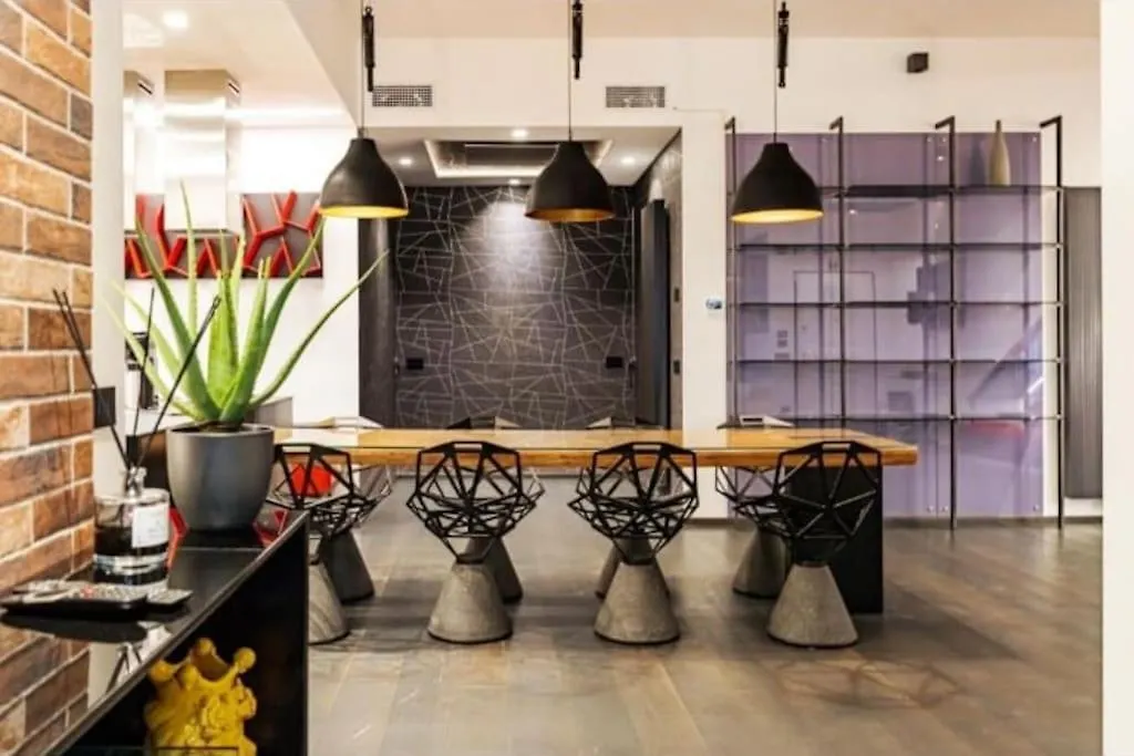 N18 Luxury Boutique Apartment With A Private Pool & Spa Milan