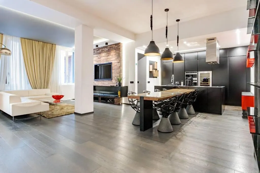 N18 Luxury Boutique Apartment With A Private Pool & Spa Milan Italy