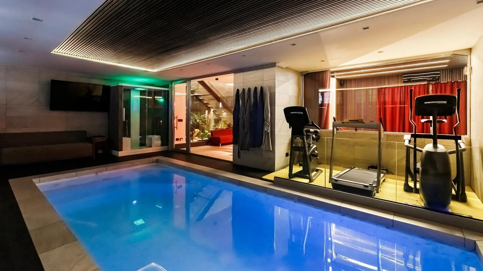 N18 Luxury Boutique Apartment With A Private Pool & Spa Milan