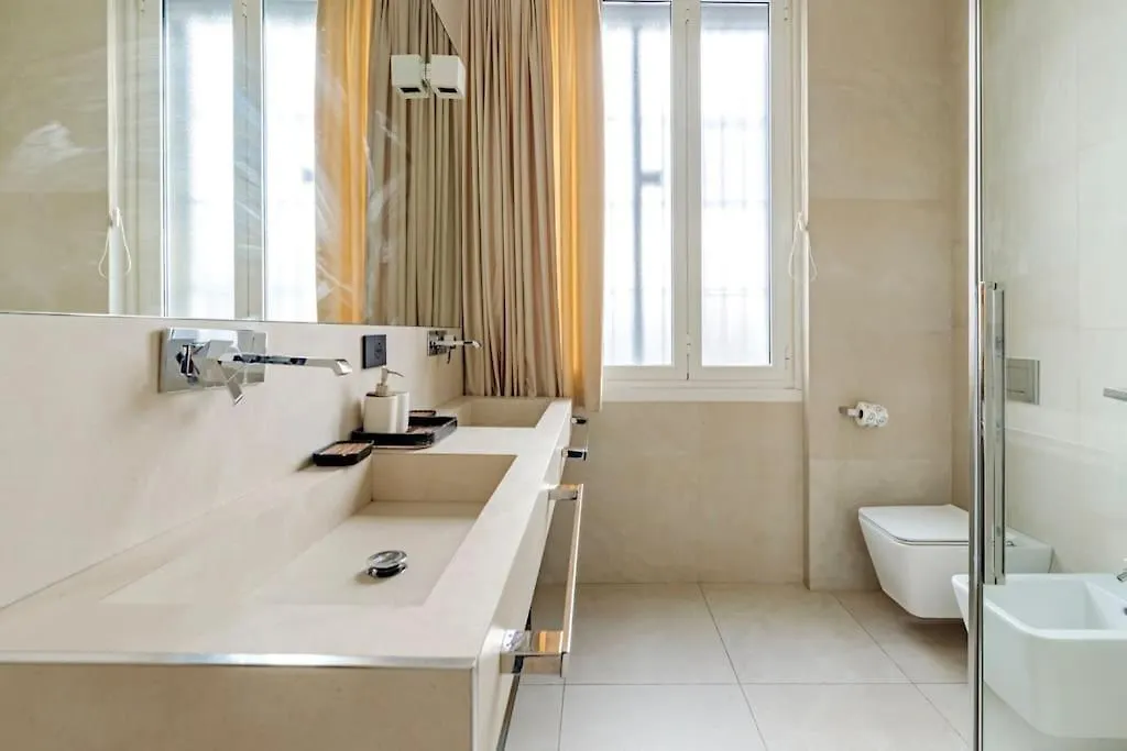 N18 Luxury Boutique Apartment With A Private Pool & Spa Milano